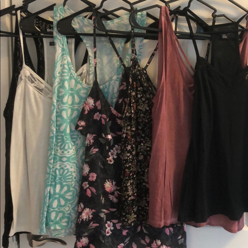 American Eagle Tops Lot